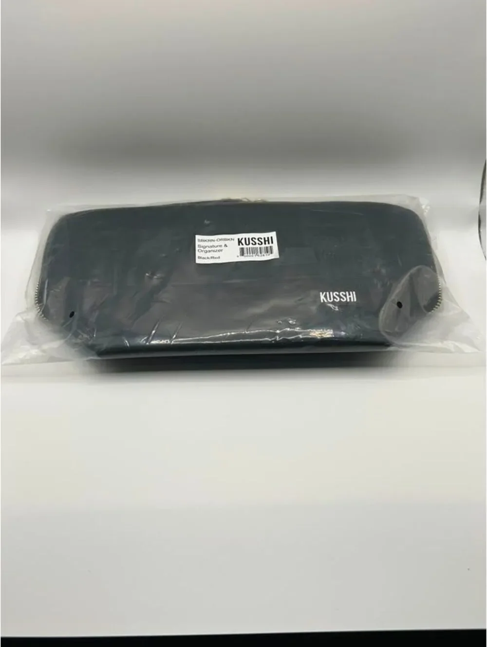 KUSSHI Black Makeup Bag TravelOrganizer Red Lining Zip Pouch